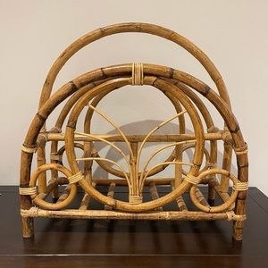 ✨SOLD✨ Vintage 1960’s Boho Style Magazine Holder/Rack